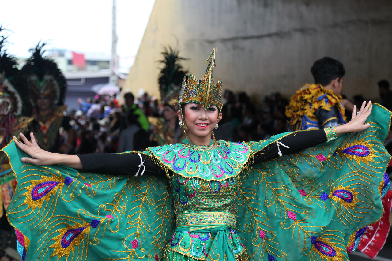 LA FIESTA DE LAS FLORES Y LAS FRUTAS EN EL CARNAVAL DE AMBATO - Chakana ...