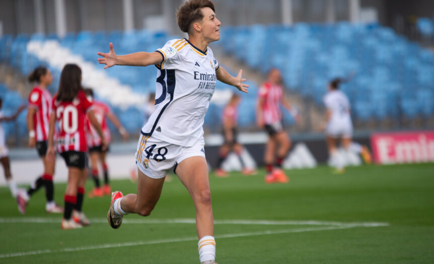 Pau Comendador celebra su gol en Real Madrid F vs Athletic Club