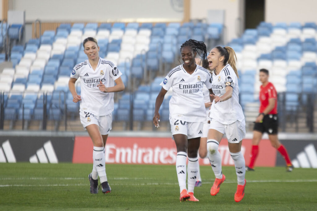 Olga Carmona celebra su gol en el partido de Liga Femenina, Real Madrid vs Valencia