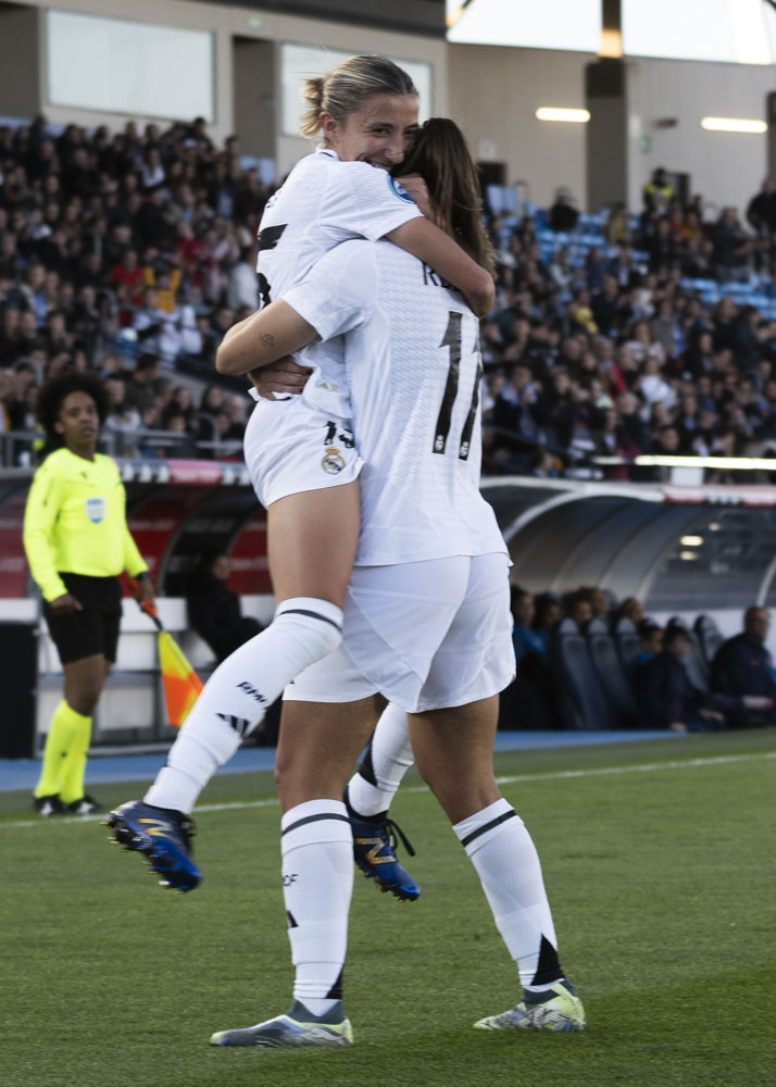 Real Madrid Femenino arrolla al Sevilla. Toletti celebra gol