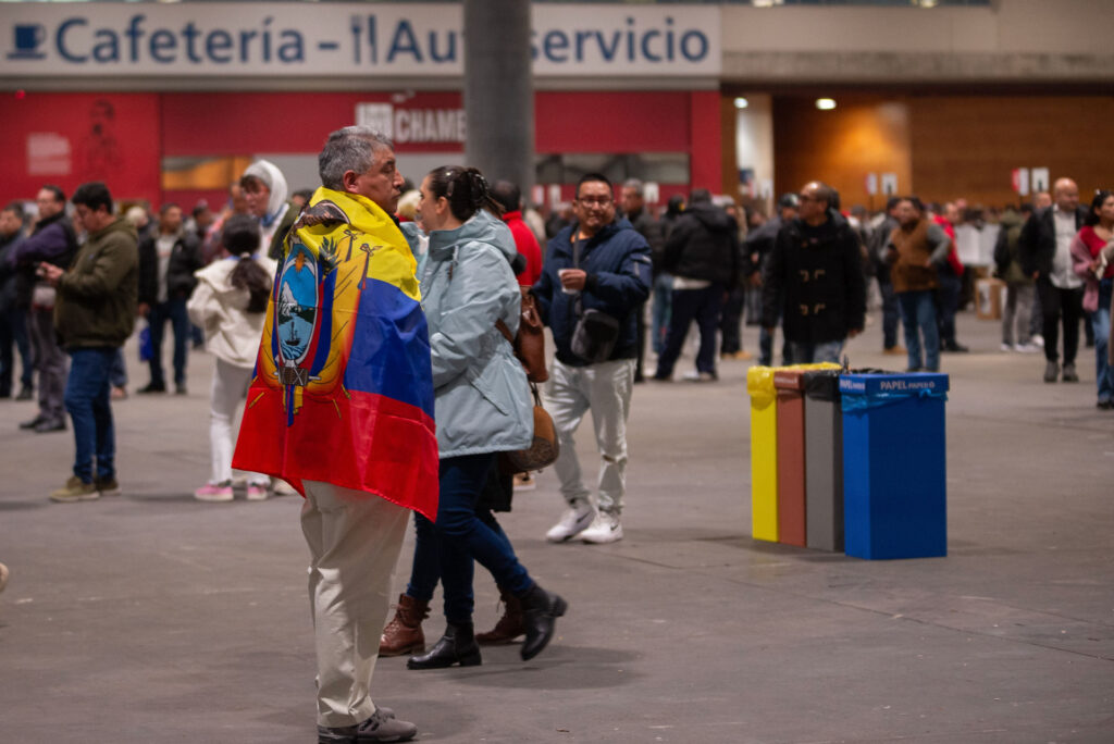 Noboa y González a segunda vuelta de las elecciones en Ecuador