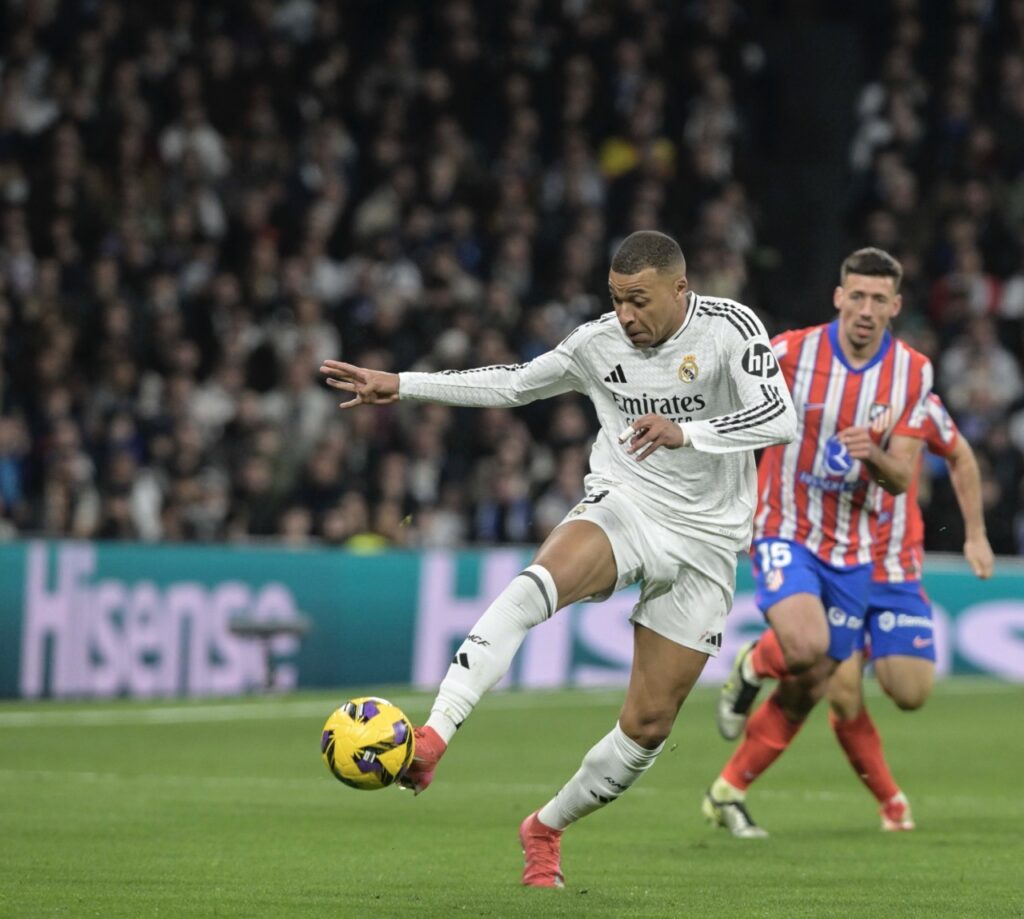 Kylian Mbappé en partido LaLiga Real Madrid vs Atlético de Madrid